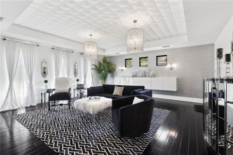 House in Winter Park, Florida 4 bedrooms, 435.06 sq.m. № 1755267 - photo 18