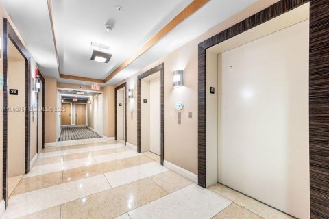 Copropriété à vendre à Miami, Floride: 1 chambre, 47.01 m2 № 1984063 - photo 19
