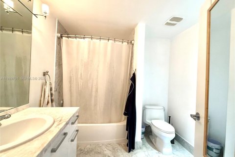 Copropriété à vendre à Miami, Floride: 1 chambre, 47.01 m2 № 1984063 - photo 3
