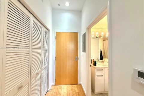 Copropriété à vendre à Miami, Floride: 1 chambre, 47.01 m2 № 1984063 - photo 2