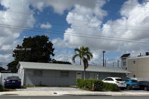 Купить виллу или дом в Хайалиа, Флорида 5 спален, 169.64м2, № 2028063 - фото 2