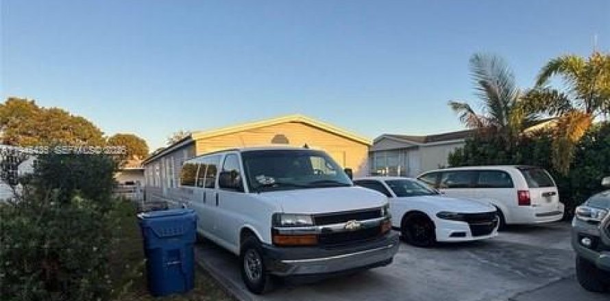 Кондоминиум с 3 спальнями в Майами, Флорида № 2054380