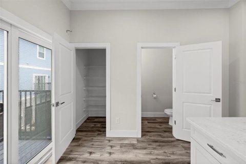 Adosado en venta en Tampa, Florida, 4 dormitorios, 211.26 m2 № 2227048 - foto 13