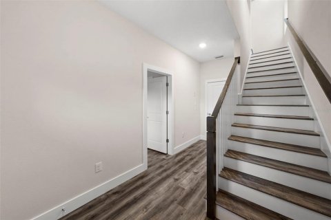 Adosado en venta en Tampa, Florida, 4 dormitorios, 211.26 m2 № 2227048 - foto 8