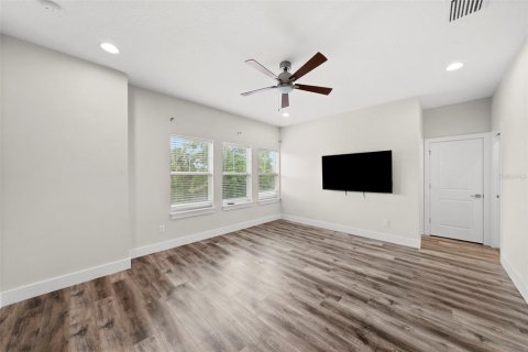 Adosado en venta en Tampa, Florida, 4 dormitorios, 211.26 m2 № 2227048 - foto 26