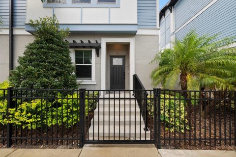Adosado en venta en Tampa, Florida, 4 dormitorios, 211.26 m2 № 2227048 - foto 2