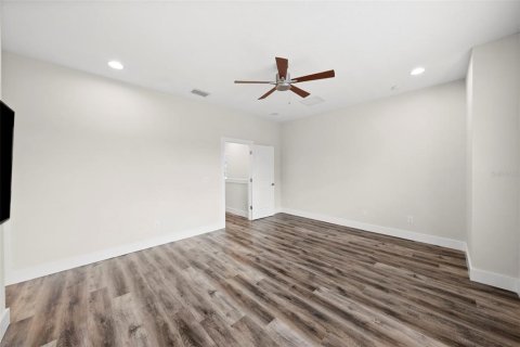 Adosado en venta en Tampa, Florida, 4 dormitorios, 211.26 m2 № 2227048 - foto 24