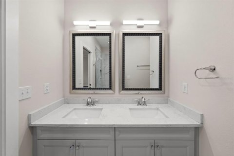 Adosado en venta en Tampa, Florida, 4 dormitorios, 211.26 m2 № 2227048 - foto 29