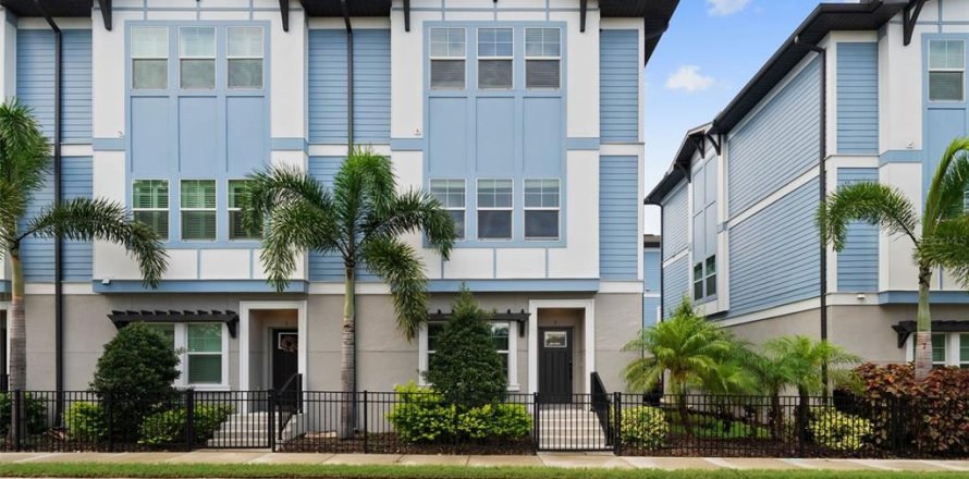 Adosado en Tampa, Florida 4 dormitorios, 211.26 m2 № 2227048