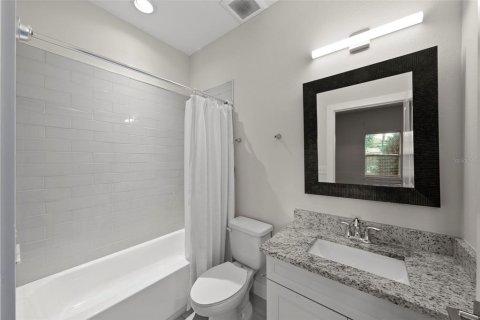 Adosado en venta en Tampa, Florida, 4 dormitorios, 211.26 m2 № 2227048 - foto 6