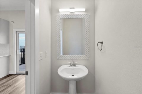Adosado en venta en Tampa, Florida, 4 dormitorios, 211.26 m2 № 2227048 - foto 20