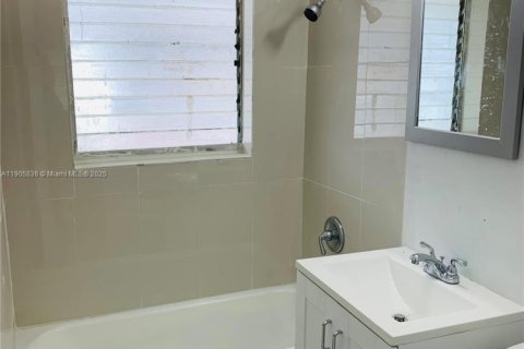 Снять в аренду квартиру в Майами, Флорида 1 спальня, 46.45м2, № 1956272 - фото 5