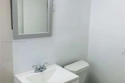 Снять в аренду квартиру в Майами, Флорида 1 спальня, 46.45м2, № 1956272 - фото 6