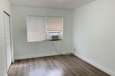 Снять в аренду квартиру в Майами, Флорида 1 спальня, 46.45м2, № 1956272 - фото 8