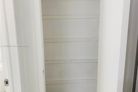 Снять в аренду квартиру в Майами, Флорида 1 спальня, 46.45м2, № 1956272 - фото 7