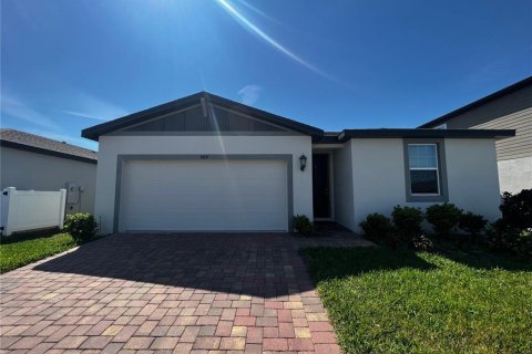 House in Haines City, Florida 3 bedrooms, 139.91 sq.m. № 1508439 - photo 1