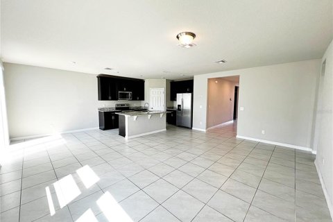 House in Haines City, Florida 3 bedrooms, 139.91 sq.m. № 1508439 - photo 3