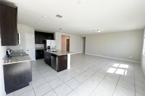 House in Haines City, Florida 3 bedrooms, 139.91 sq.m. № 1508439 - photo 9