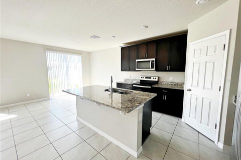 House in Haines City, Florida 3 bedrooms, 139.91 sq.m. № 1508439 - photo 6