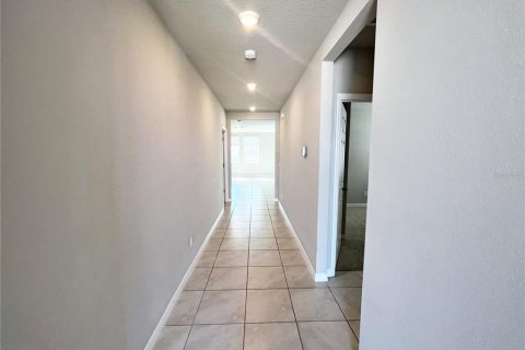 House in Haines City, Florida 3 bedrooms, 139.91 sq.m. № 1508439 - photo 2