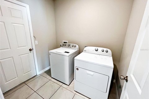 House in Haines City, Florida 3 bedrooms, 139.91 sq.m. № 1508439 - photo 22