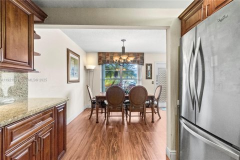 Condo in West Palm Beach, Florida, 2 bedrooms  № 1976431 - photo 10