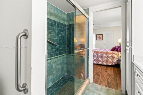 Condo in West Palm Beach, Florida, 2 bedrooms  № 1976431 - photo 22