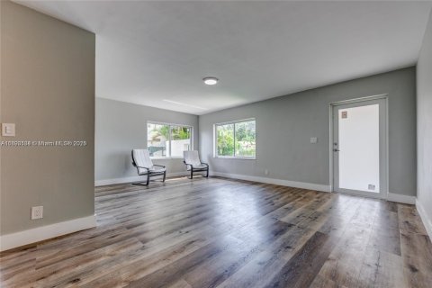 Снять в аренду виллу или дом в Майами, Флорида 3 спальни, 172.24м2, № 1946540 - фото 5