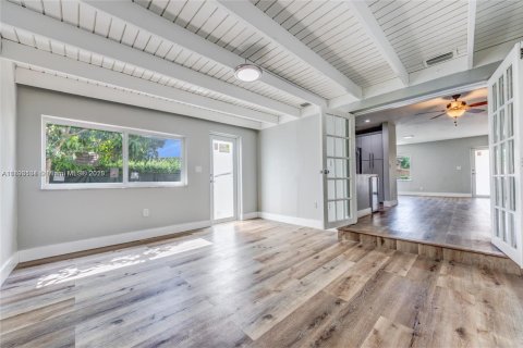 Снять в аренду виллу или дом в Майами, Флорида 3 спальни, 172.24м2, № 1946540 - фото 9