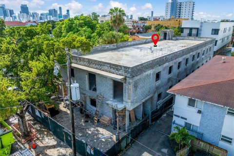 Commercial property in Miami, Florida № 1980547 - photo 15