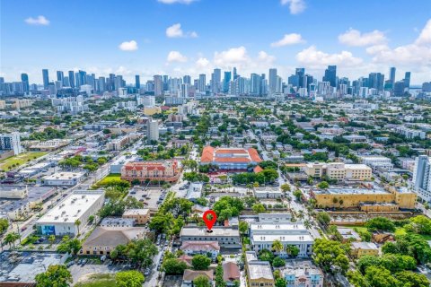 Commercial property in Miami, Florida № 1980547 - photo 13