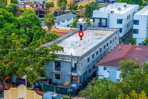 Commercial property in Miami, Florida № 1980547 - photo 9