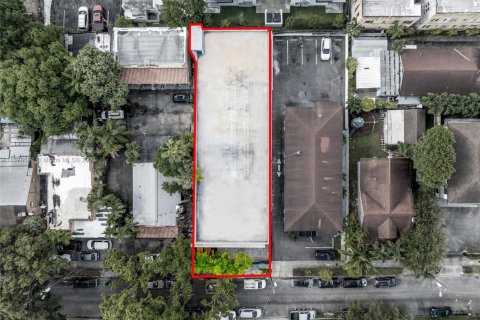Commercial property in Miami, Florida № 1980547 - photo 2