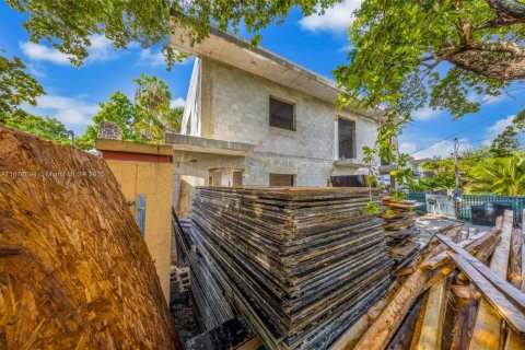 Commercial property in Miami, Florida № 1980547 - photo 8