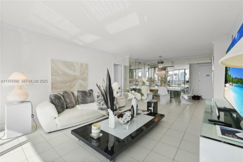 Condominio en venta en Aventura, Florida, 2 dormitorios, 121.98 m2 № 1993715 - foto 4