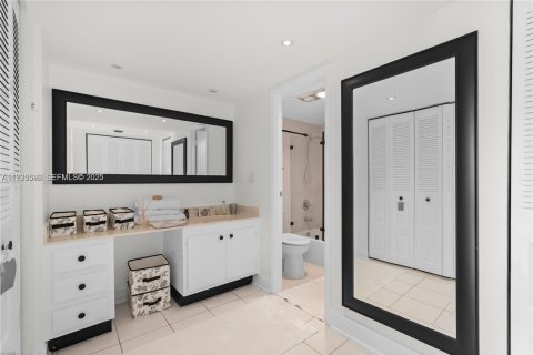 Condominio en venta en Aventura, Florida, 2 dormitorios, 121.98 m2 № 1993715 - foto 11