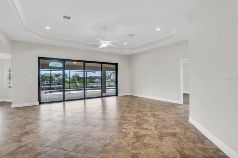 Casa en venta en Cape Coral, Florida, 3 dormitorios, 199.09 m2 № 1824027 - foto 9