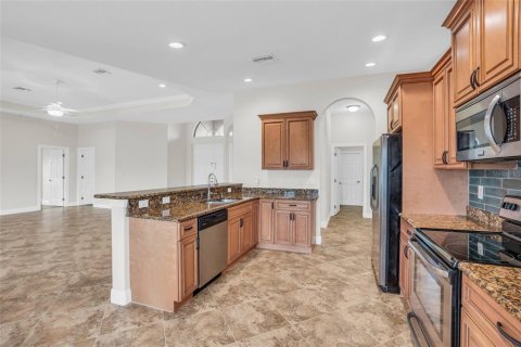 Casa en venta en Cape Coral, Florida, 3 dormitorios, 199.09 m2 № 1824027 - foto 5
