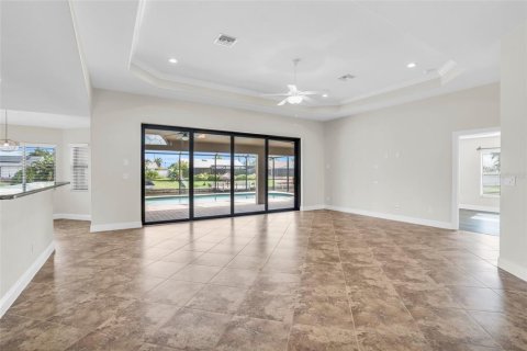 Casa en venta en Cape Coral, Florida, 3 dormitorios, 199.09 m2 № 1824027 - foto 10