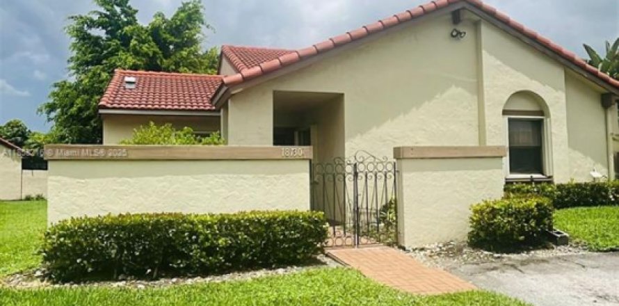 Adosado en Hialeah, Florida 3 dormitorios, 143.53 m2 № 1875125