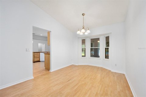 House in DeLand, Florida 3 bedrooms, 175.03 sq.m. № 2197281 - photo 16
