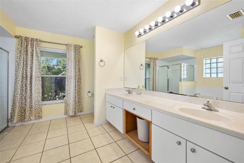 House in DeLand, Florida 3 bedrooms, 175.03 sq.m. № 2197281 - photo 23