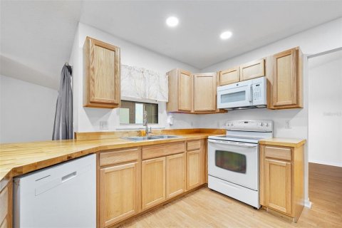House in DeLand, Florida 3 bedrooms, 175.03 sq.m. № 2197281 - photo 17