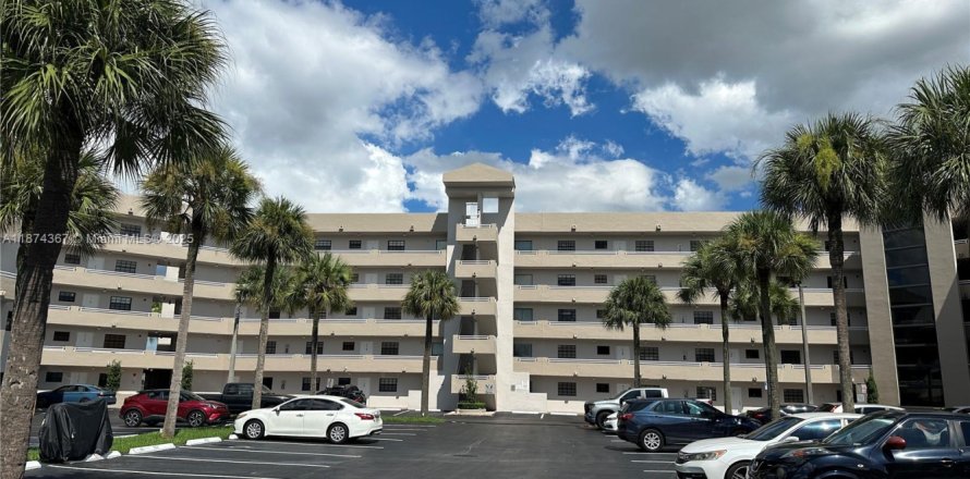Condo in Miami Lakes, Florida, 2 bedrooms  № 1924213