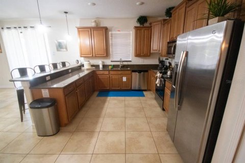 House in Davenport, Florida 6 bedrooms, 321.91 sq.m. № 2127799 - photo 9
