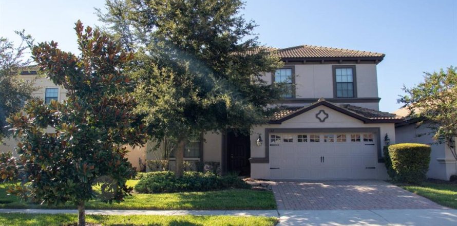 House in Davenport, Florida 6 bedrooms, 321.91 sq.m. № 2127799