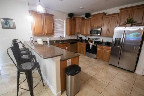 House in Davenport, Florida 6 bedrooms, 321.91 sq.m. № 2127799 - photo 8