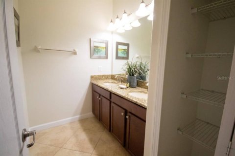 House in Davenport, Florida 6 bedrooms, 321.91 sq.m. № 2127799 - photo 17