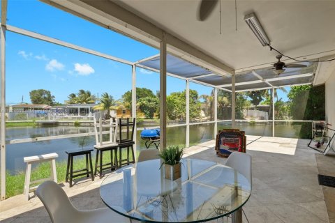 House in Miramar, Florida 3 bedrooms, 143.44 sq.m. № 1790810 - photo 26