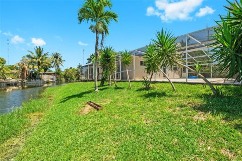 House in Miramar, Florida 3 bedrooms, 143.44 sq.m. № 1790810 - photo 29